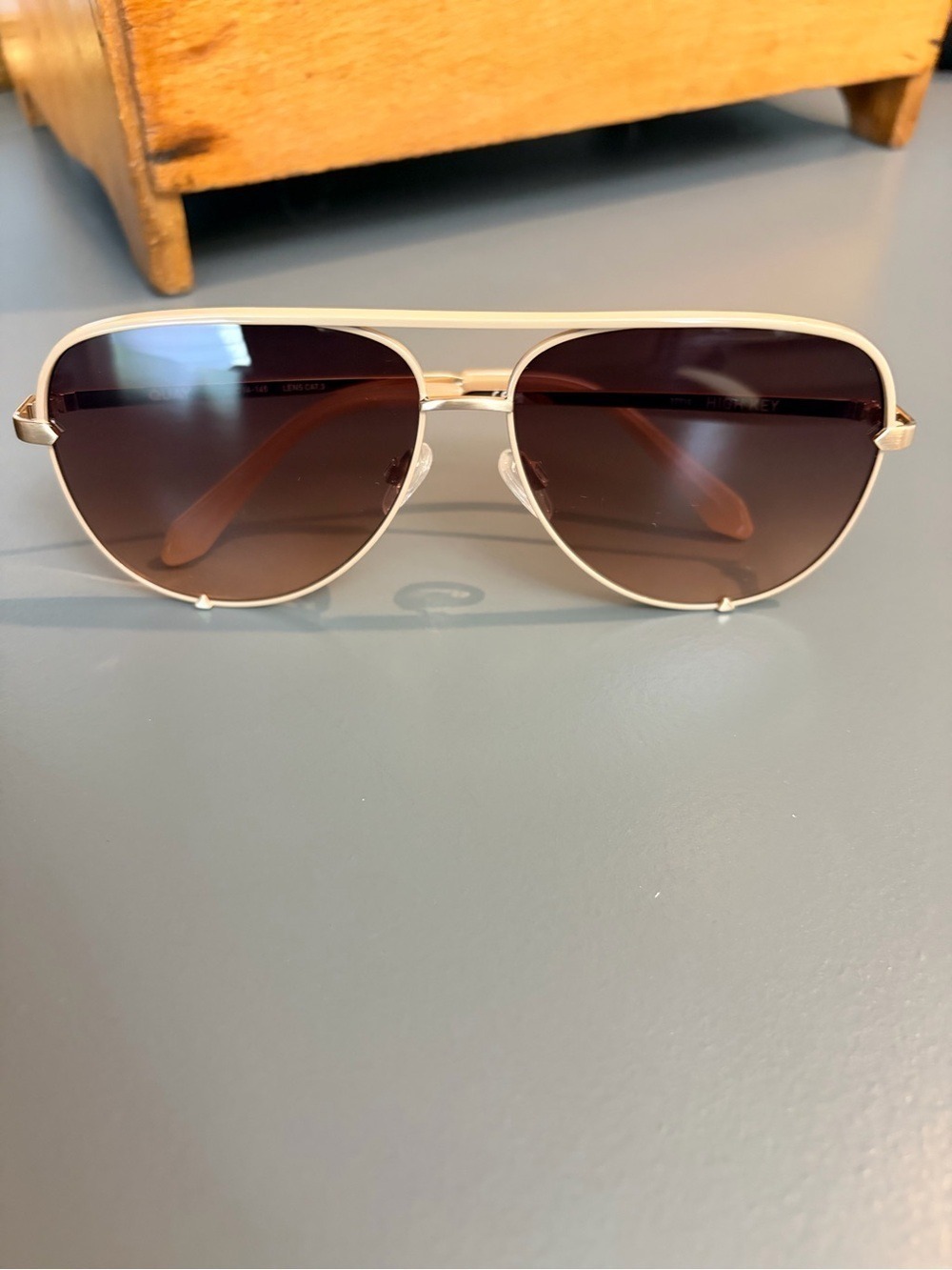 Aviator Sunglasses High Key with Brown Gradient Lenses
